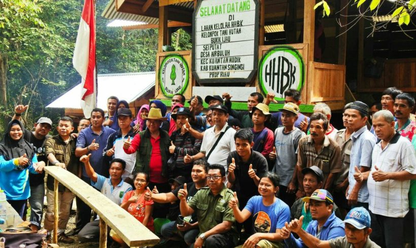 Ketika mereka menyelamatkan tutupan terakhir Bukit Betabuh